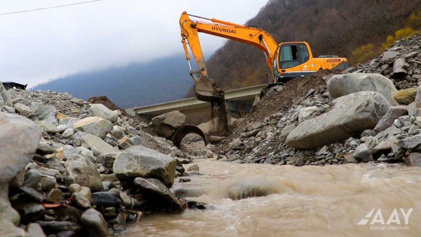 Sel suları Astara rayonu ərazisində 2 avtomobil körpüsünə ziyan vurub