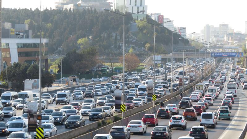 Keçən ay 184 min 767 nəqliyyat vasitəsi qeydə alınıb