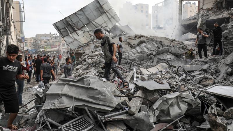 İsrail BMT-yə məxsus məktəbi bombaladı, 27 nəfər öldü