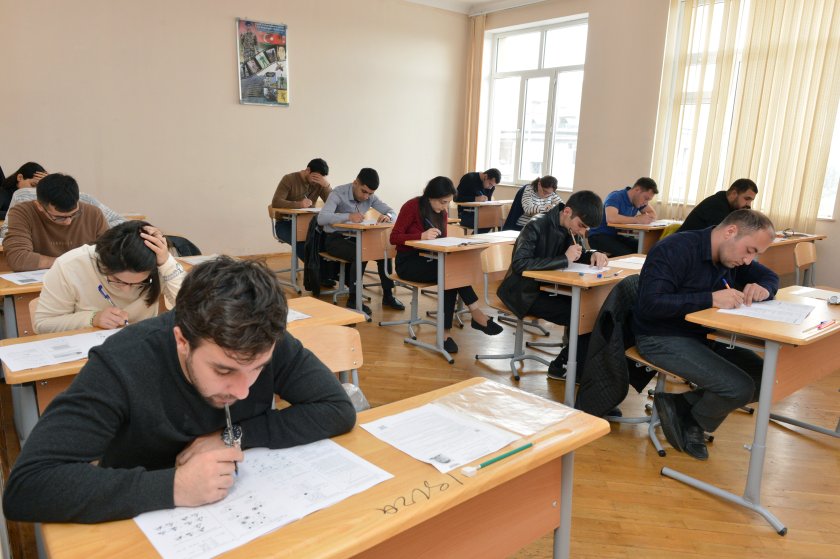 Dövlət vergi orqanlarına işə qəbul müsabiqəsinin test imtahanı keçirilib