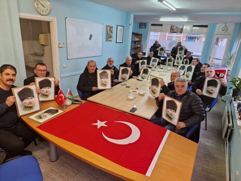 Niderlandda Türkiyə futbol komandalarına dəstək aksiyası