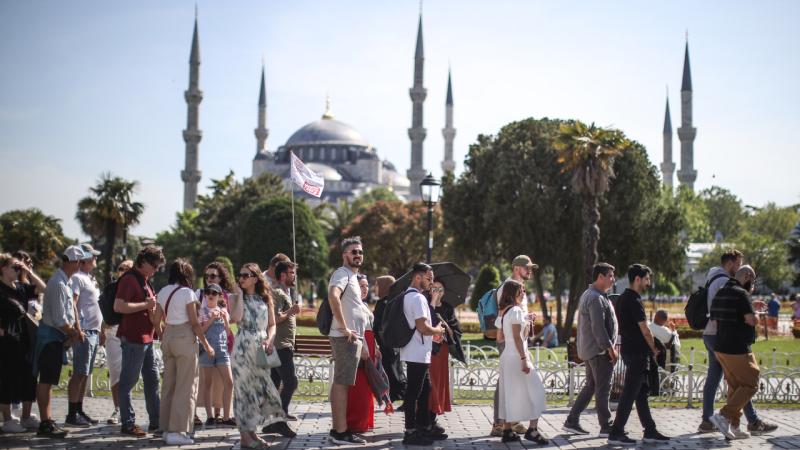 Türkiyə 11 ayda 52,7 milyondan çox ziyarətçi qəbul edib