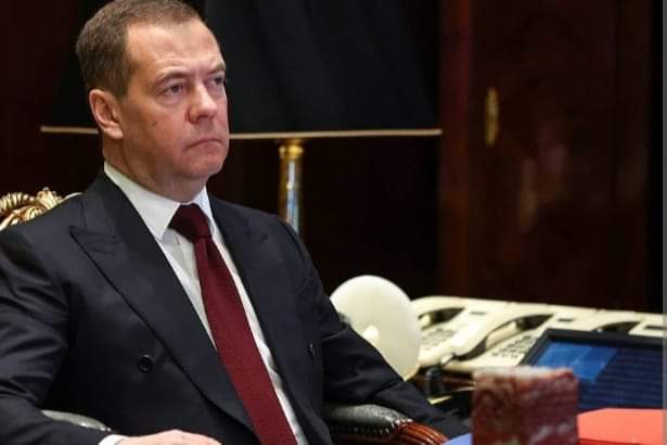 Medvedev yeni vəzifə istəyir