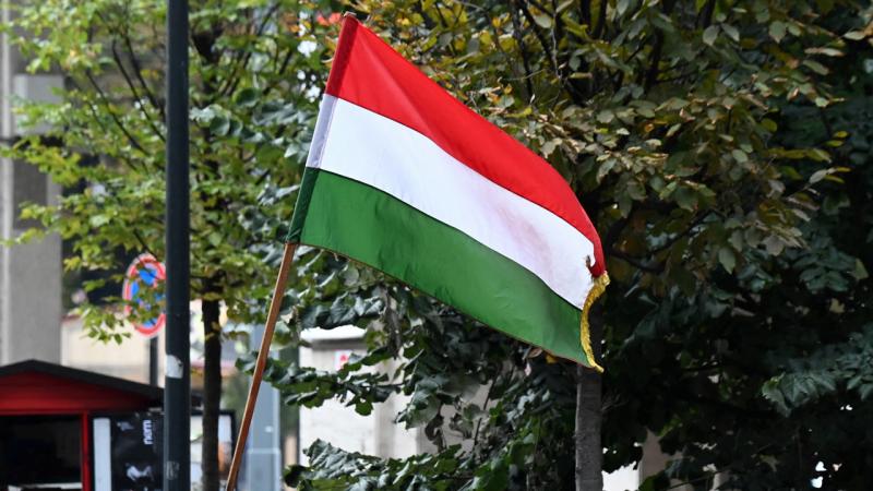 Macarıstan da "qaçqın" ermənilərə dəstək oldu