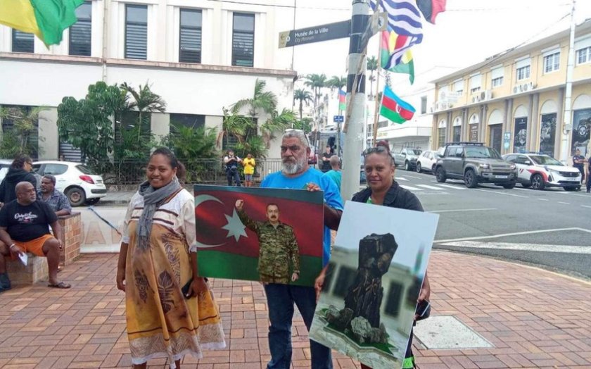 Yeni Kaledoniyada aksiyada Azərbaycan Prezidentinin və "Dəmir Yumruğ"un plakatları qaldırılıb
