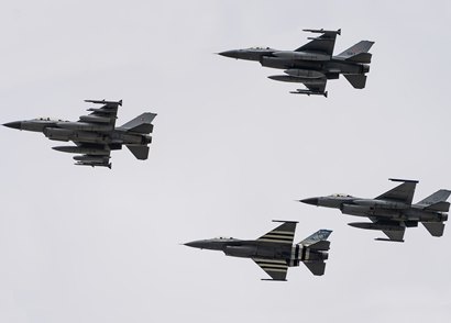  Ukrayna döyüş meydanına F-16-lar çıxarır 