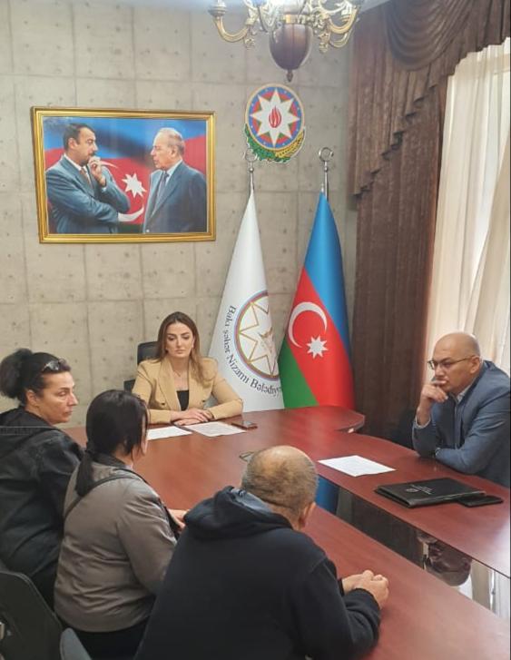 Deputat Könül Nurullayeva vətəndaşların müraciətlərini dinləyib