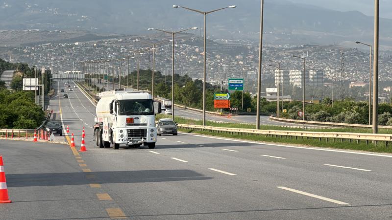 Türkiyədə ağır qəza, sərnişin avtobusu yanacaq daşıyan yük maşını ilə toqquşdu