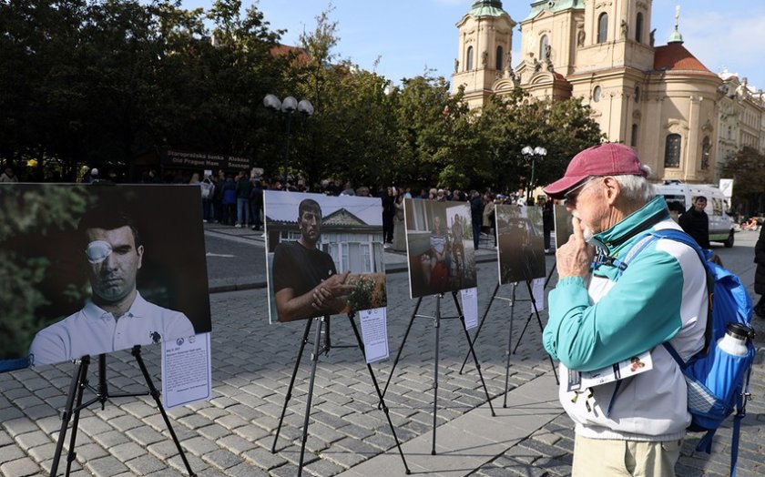 Çexiyada Azərbaycanın mina qurbanlarına həsr olunan fotosərgilər keçirilib