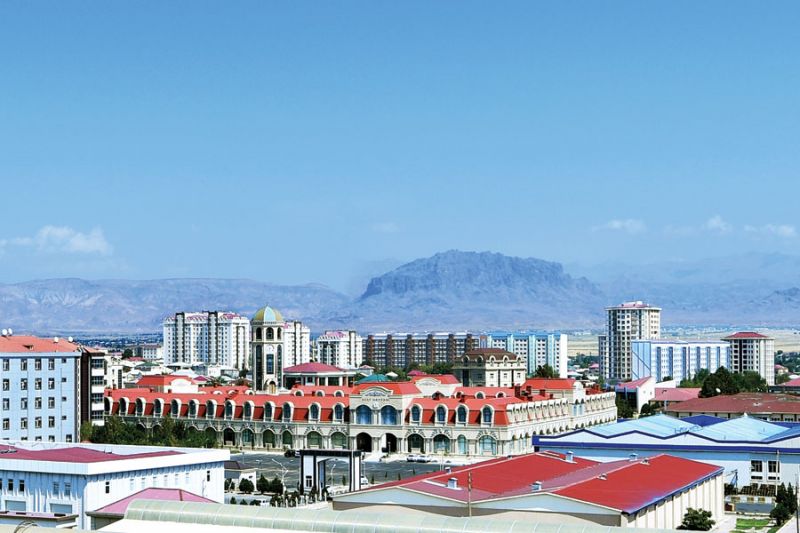 Naxçıvanlı nazir qayınatasına bahalı maşınlar və mənzillər alıb - FOTO