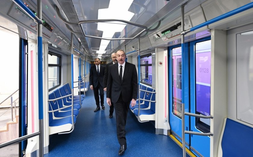 Prezident İlham Əliyev Bakıda komplektləşdirilən yeni nəsil metro qatarları ilə tanış olub - YENİLƏNİB