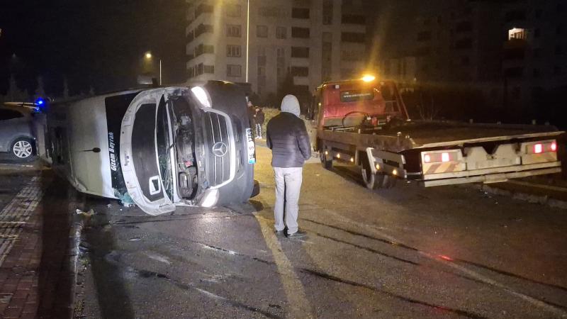 Sərnişin avtobusu qəzaya uğradı, yaralılar var