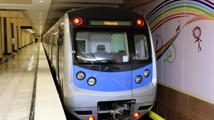 Gözdən əlil gənc metro qatarının altına düşərək həlak olub