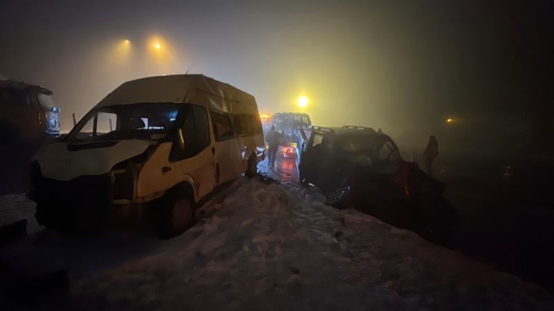 Qarlı hava zəncirvari qəzaya səbəb oldu, yaralılar var