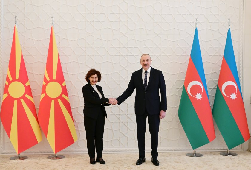 Azərbaycan Prezidenti İlham Əliyevin Şimali Makedoniya Prezidenti ilə təkbətək görüşü başlayıb