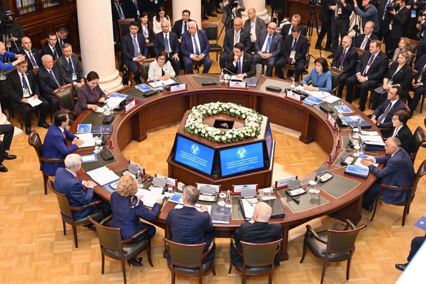 Milli Məclisin sədri Sahibə Qafarova MDB PA-nın Şura iclasında iştirak edib