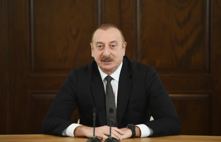 İlham Əliyev: Sülh sazişinə gəldikdə, top ermənilərin tərəfindədir