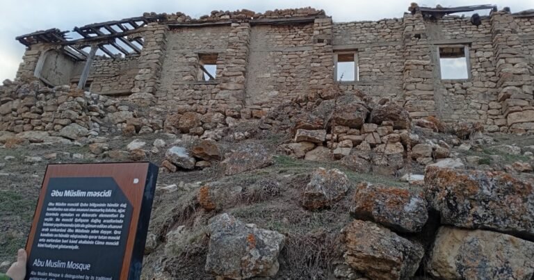 Tarixi məscidlə bağlı Prezidentə müraciət edildi