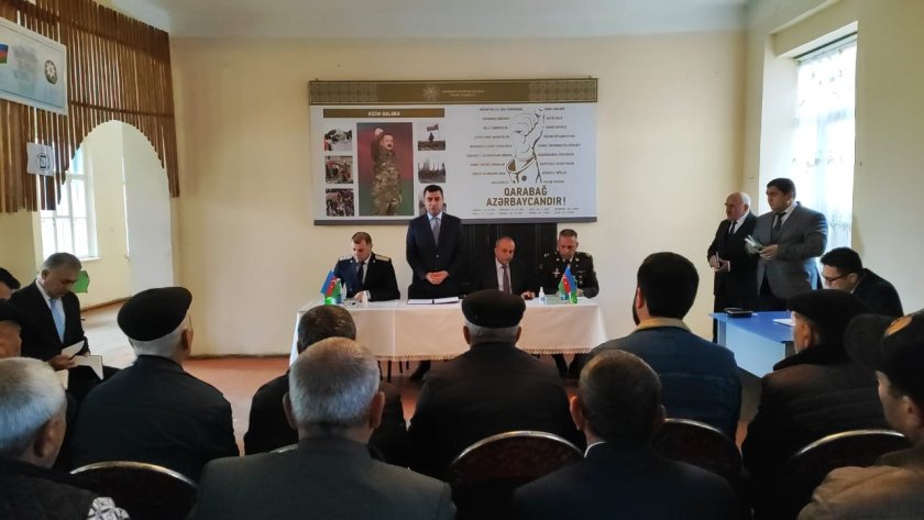 Yevlax Şəhər İcra Hakimiyyətinin Başçısı vətəndaşların müraciətlərini dinləyib