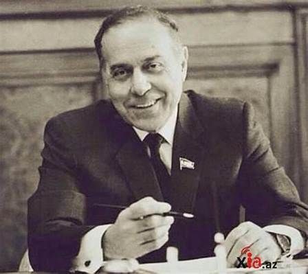 Bu gün fəxrlə deyə bilərik ki, Ulu öndərimizin siyasəti cənab prezidentimiz İlham Əliyev tərəfindən uğurla, əzmlə davam etdirilir