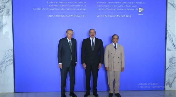 Tarixi əhəmiyyətə malik Azərbaycan-Türkiyə-Pakistan zirvə görüşü