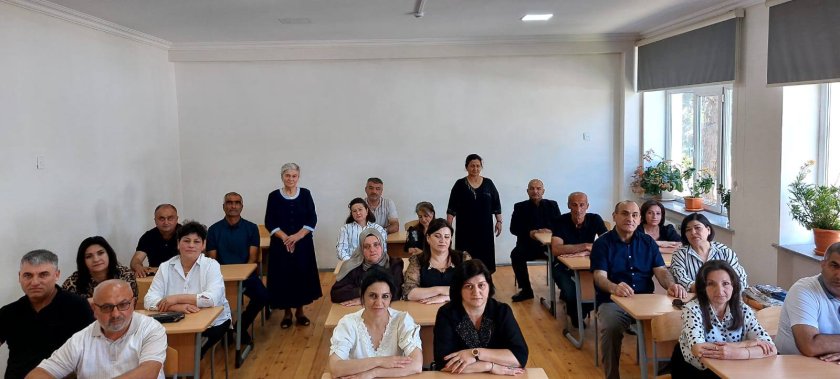 Doğma insanlarla doğma məktəbdə