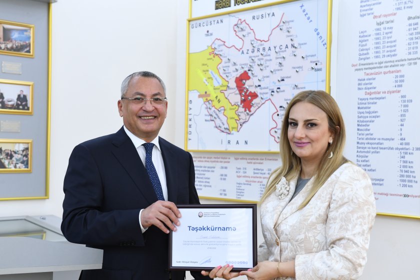 Dövlət qulluqçularının peşə bayramı gününə həsr olunmuş tədbir keçirilib