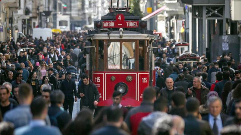 Qadınlar kişilərdən 5,2 il daha çox yaşayırlar