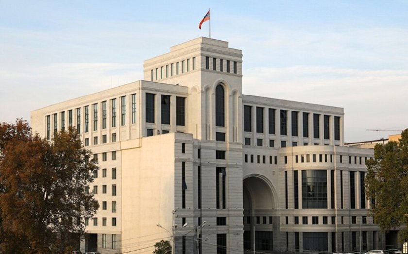 Ermənistan Xarici İşlər Nazirliyi Paşinyanla Əliyevin görüşünü müsbət qiymətləndirib