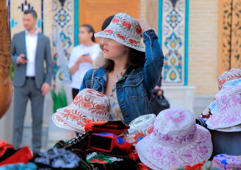 Özbəkistana gələn turistlərin 45,5 faizini qadınlar təşkil edir
