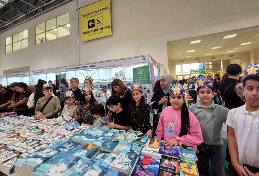 Paytaxt məktəbliləri XI Bakı Beynəlxalq Kitab Sərgisində