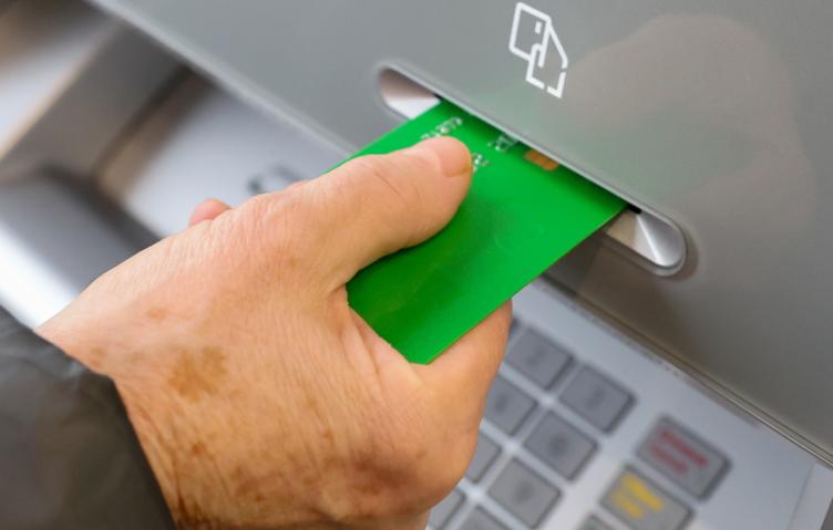 Bank kartlarının sayına görə məhdudiyyətlər tətbiq olunacaq