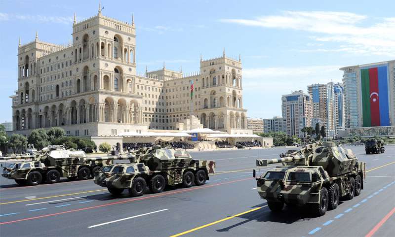 Bakıda Zəfərin beşinci ilinə həsr olunan hərbi parad keçirilir - CANLI