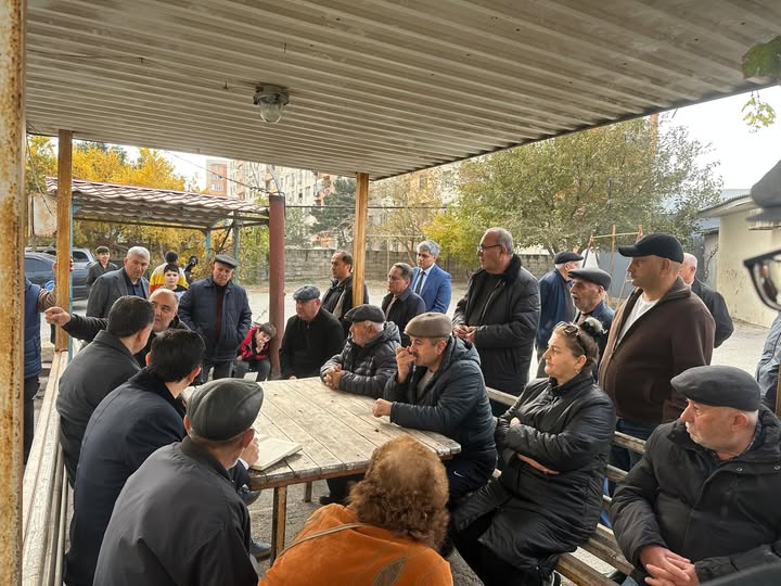 Qüdrət Həsənquliyev Xətai rayonunda seçiciləri ilə görüş keçirib