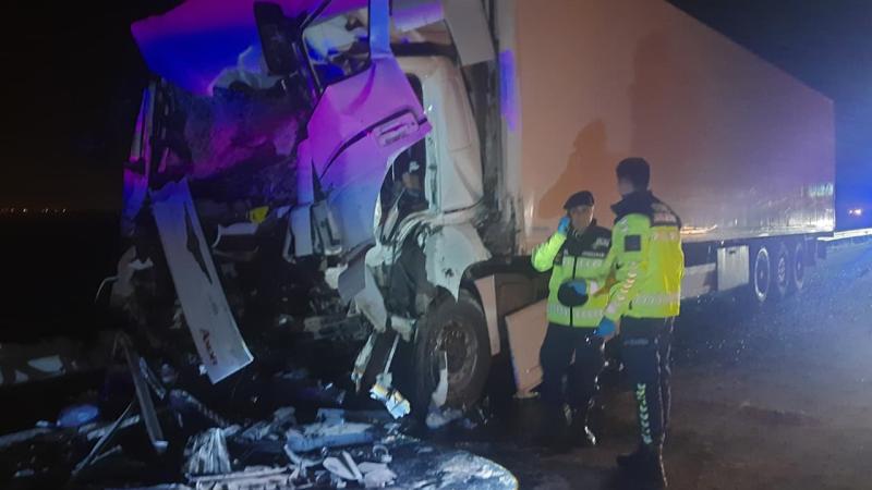 Turist avtobusu yük maşını ilə toqquşub, çox sayda yaralı var