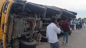 Hindistanda avtobus qəzası olub, çoxlu sayda ölən var