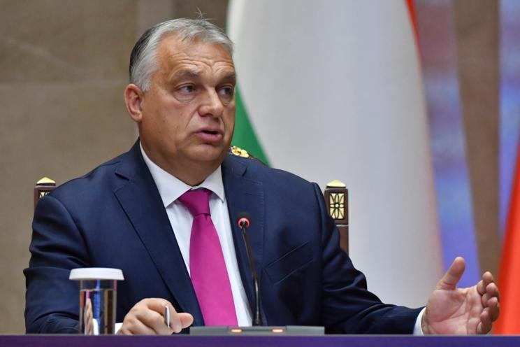 Orban: Avropa Milad bayramını müharibəsiz qeyd edəcək