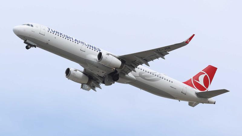 Türkiyə Hava Yollarına məxsus təyyarə təcili eniş edib