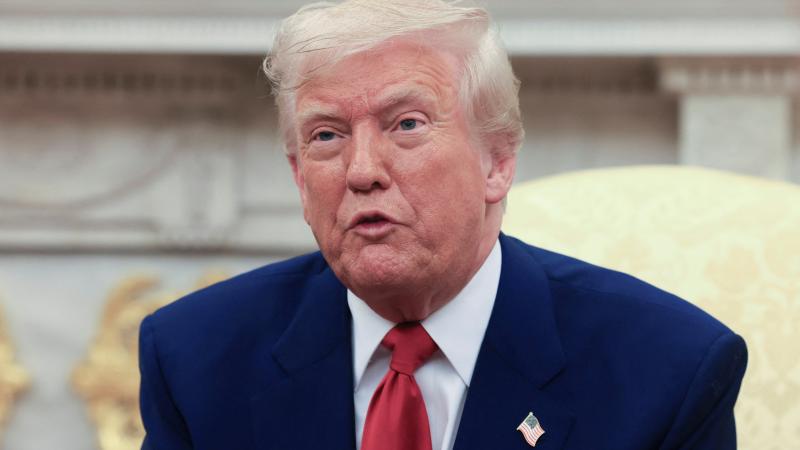 Dolları yuxarı və ya aşağı hərəkət etdirə bilərəm: Tramp