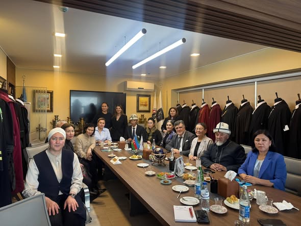  Qırğızıstan nümayəndə heyəti Bakı 9 saylı mediasiya təşkilatında olub 