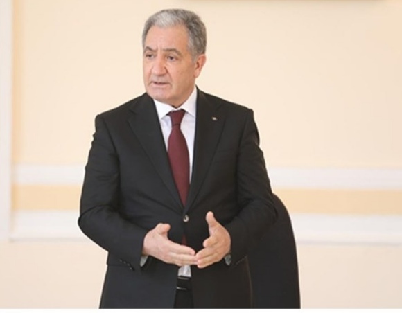 Dilimizin Akademiki, ana dilinin Prezidenti