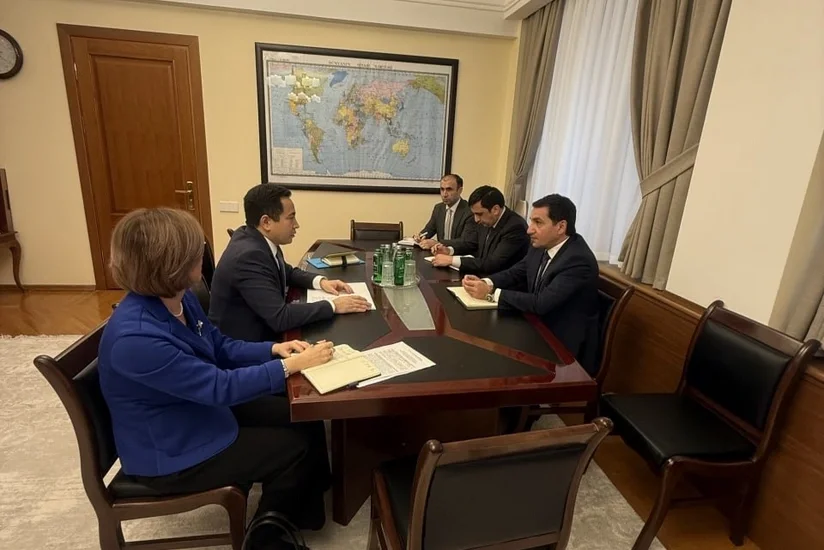 Hikmət Hacıyev Qazaxıstan səfiri ilə əməkdaşlığı müzakirə edib