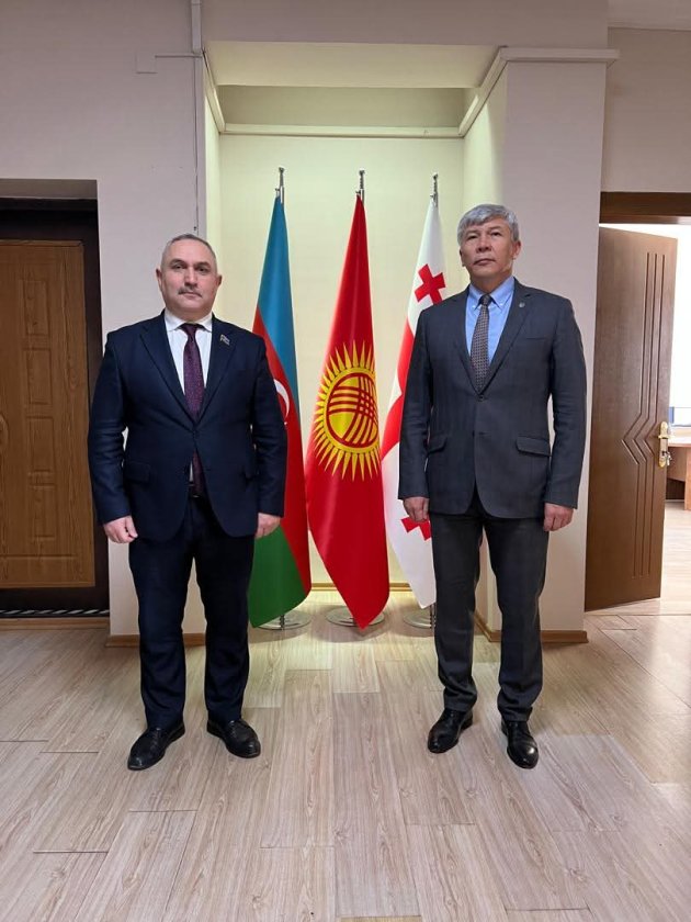 Azər Allahverənov Qırğızıstanın Azərbaycandakı səfiri ilə görüşüb