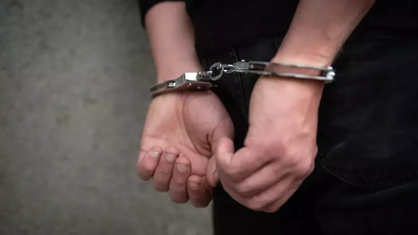 Bakıda marketlərə müştəri kimi daxil olub oğurluq edən şəxslər saxlanılıb