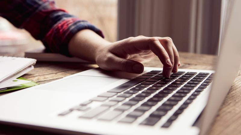 Texnologiya nəhəngləri sosial şəbəkə istifadəçilərini necə izləyir?