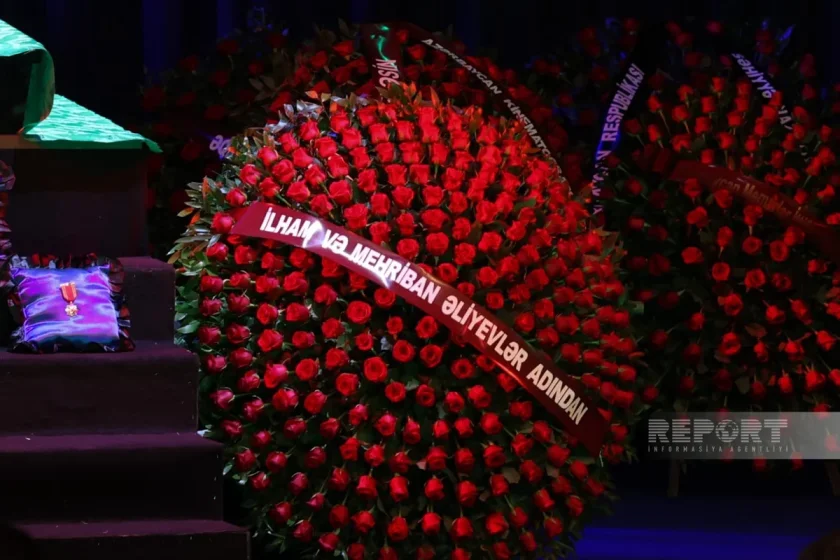 İlham Əliyev və Mehriban Əliyeva Rasim Balayevlə vida mərasiminə əklil göndəriblər