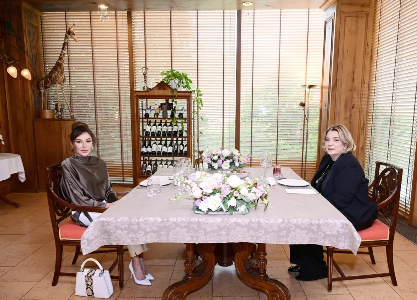 Tbilisidə Mehriban Əliyevanın şərəfinə lanç verilib