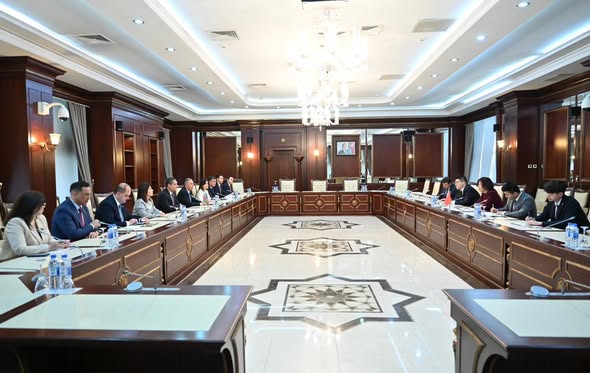 Milli Məclisdə Azərbaycan-Çin münasibətlərinə həsr olunmuş dəyirmi masa keçirilib