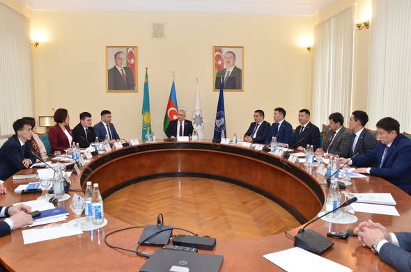 Baş katib Azər Allahverənov qazaxıstanlı dövlət qulluqçuları üçün təlim keçirib