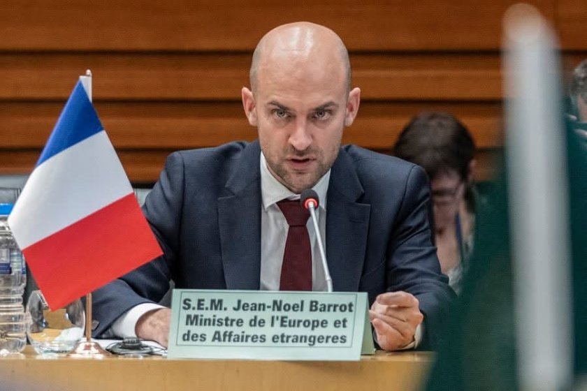 Ermənisayağı saxtakarlıq etmək Fransa dövləti üçün ayıbdır